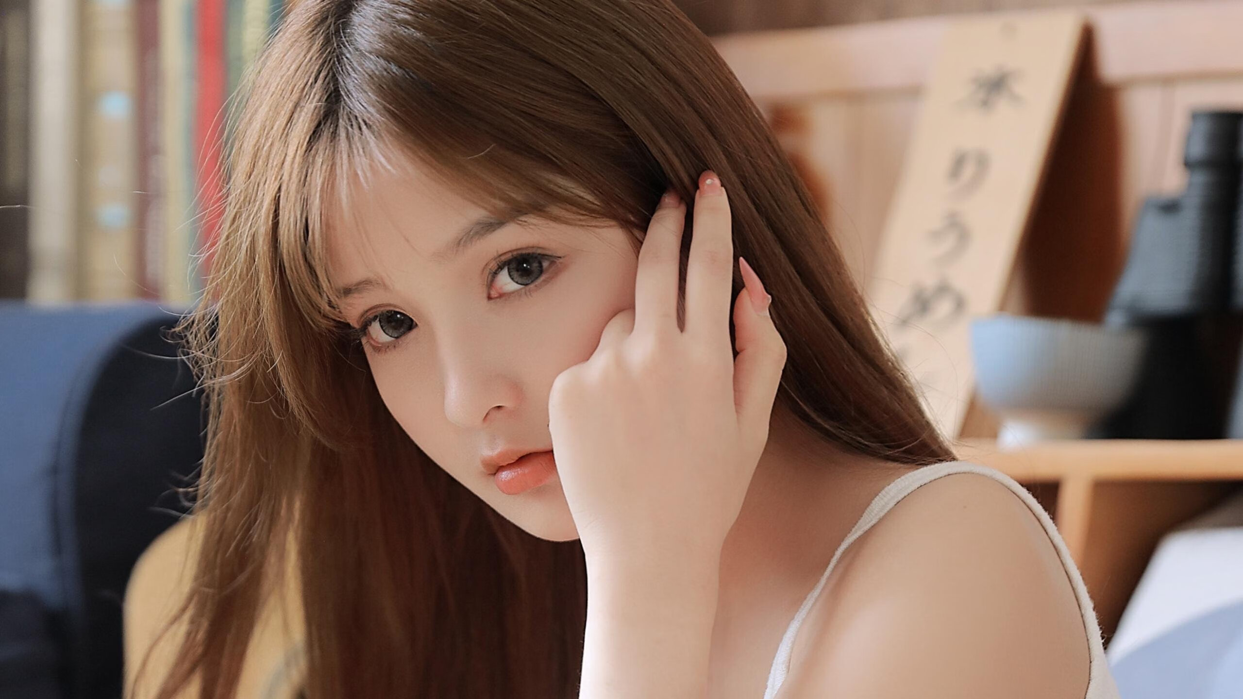 女足比赛球队团结一心，目标锁定胜利，女足拼搏