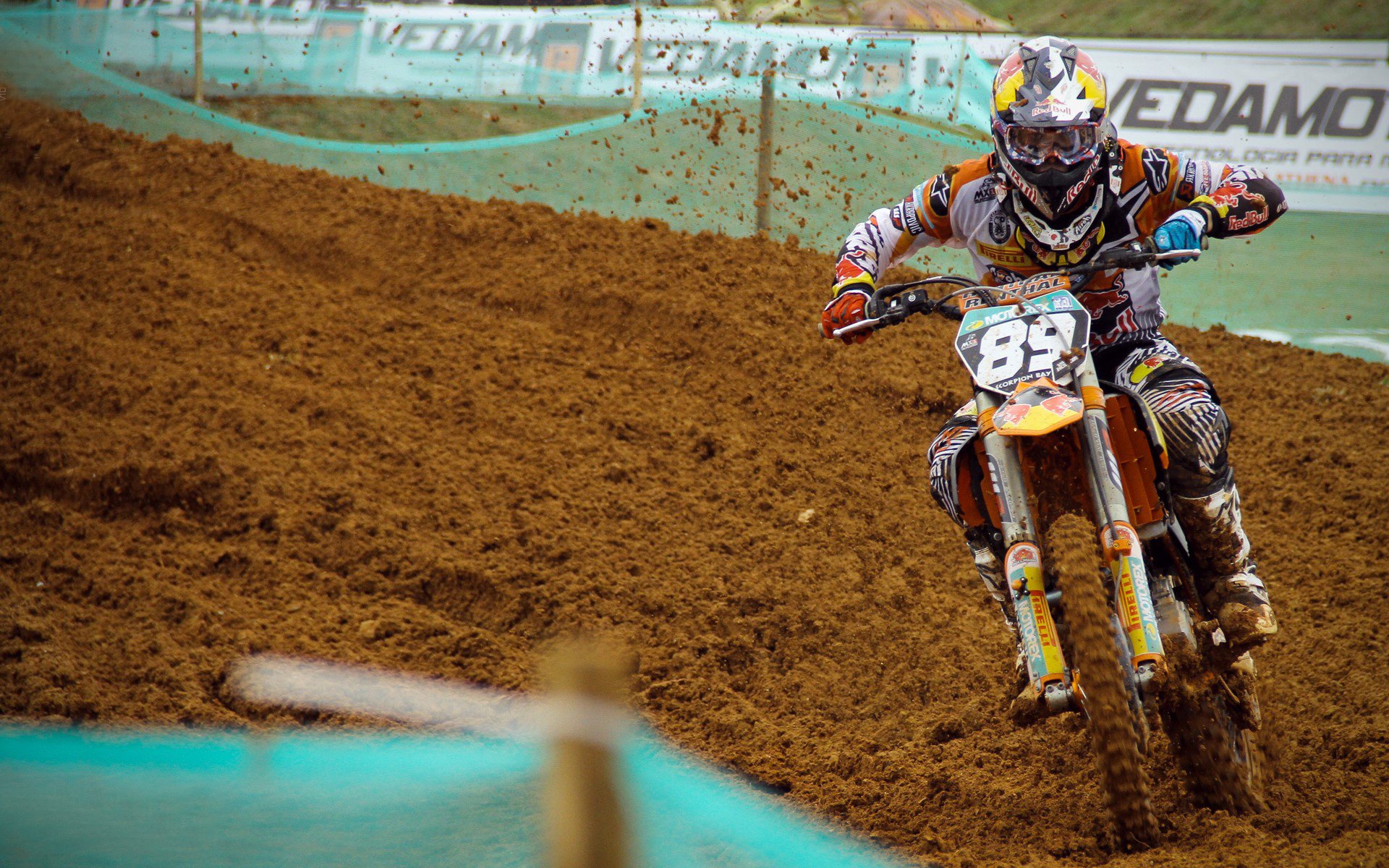 _遥控运动艇：水上速度感突破极限_，遥控竞速艇