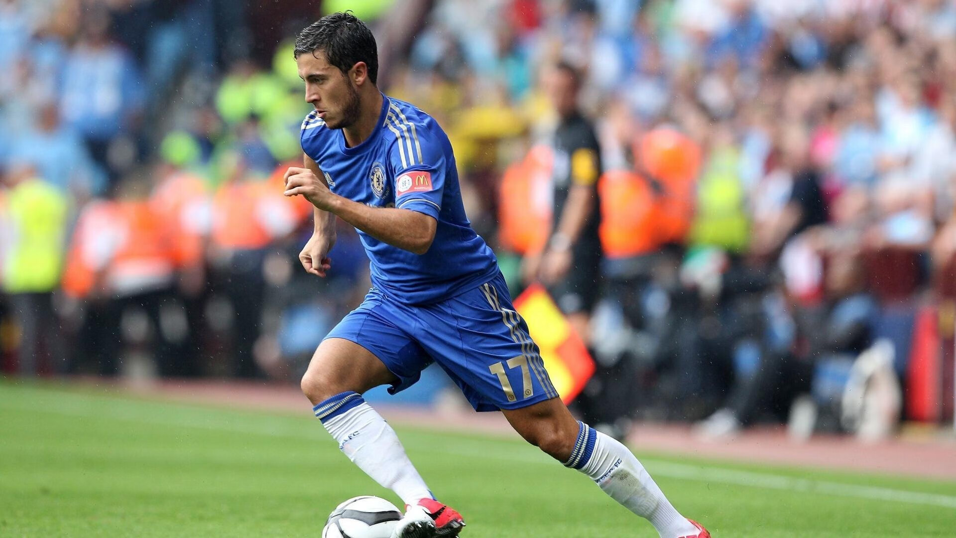 _高空极限跳伞表演：从云端俯瞰人生_，3.9万米高空极限跳伞视频